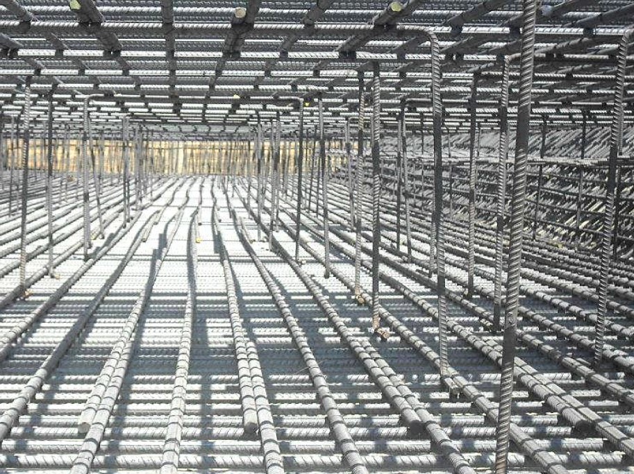 كراسي لحمل الحديد